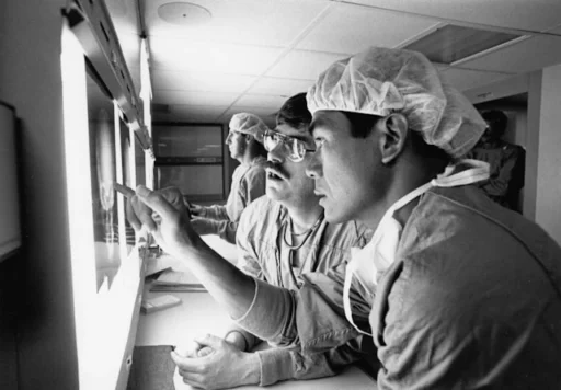 Läkarstudenter under utbildning till läkare